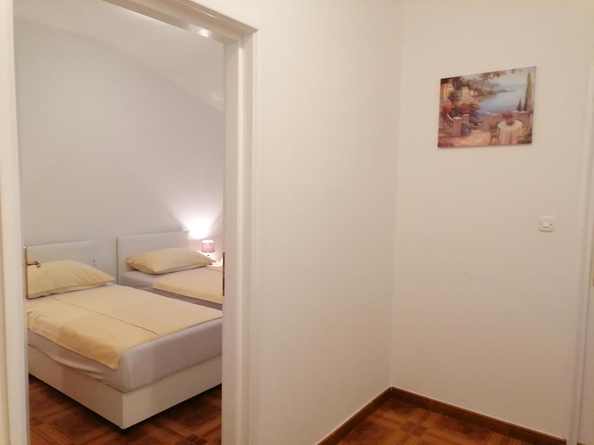 Apartmani Ivana Senj Senj  Eksteriør billede